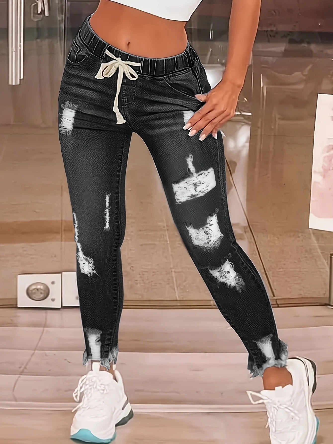 Dame Jeansleggings med afslappet pasform og fashionable destroyed-detaljer Stilla
