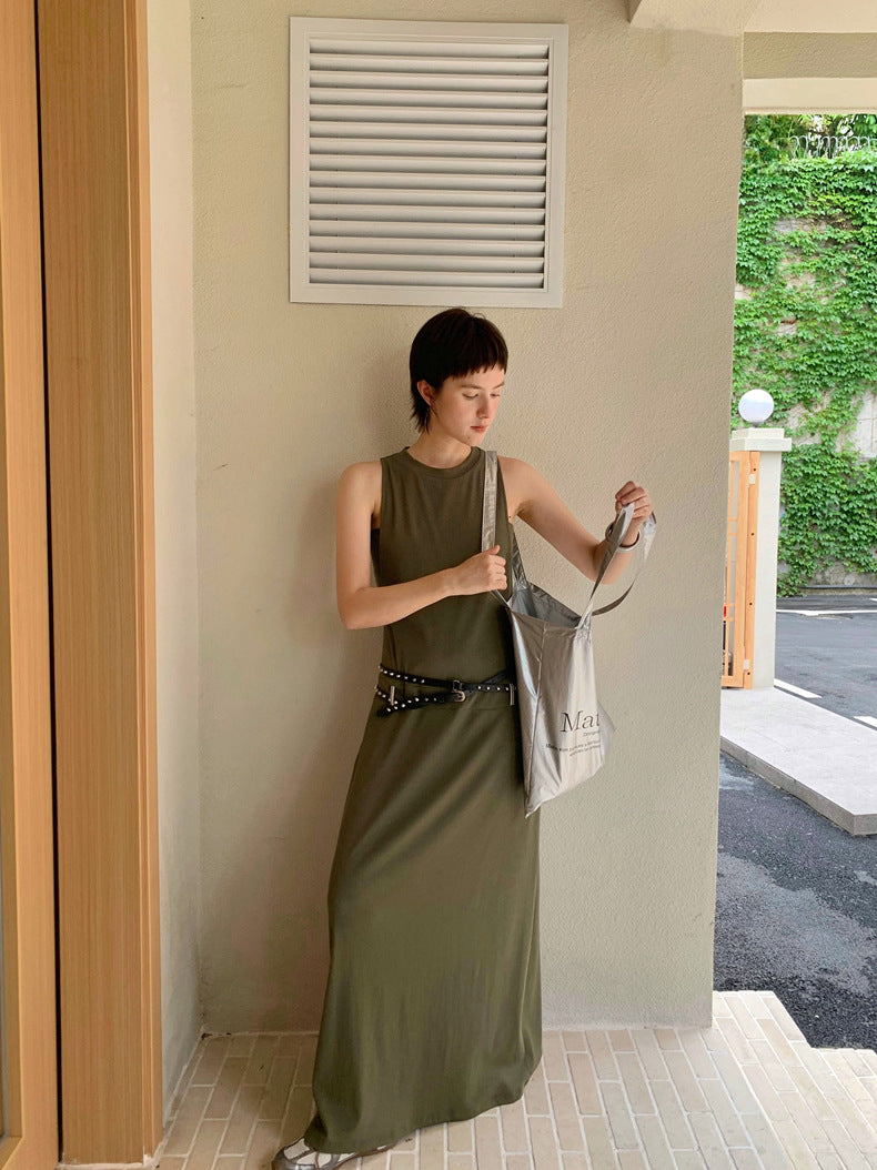 Dame afslappet maxikjole med asymmetrisk snit og stiligt bælte Stilla