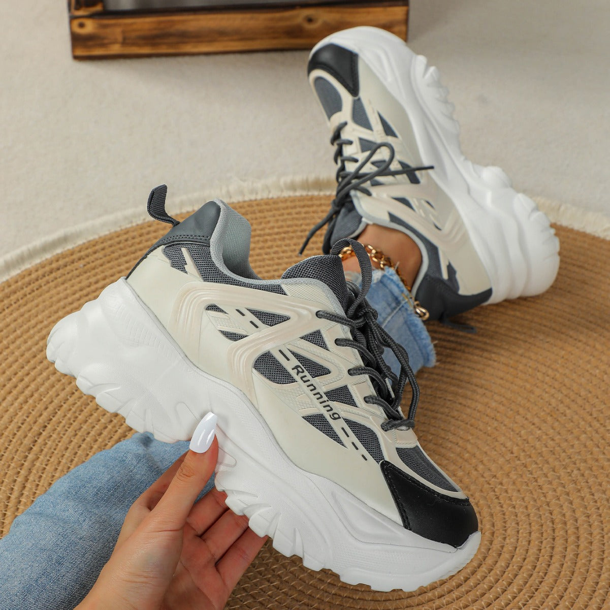 Dame Sporty løbesneakers med ergonomisk fodbund og skridsikker sål Stilla