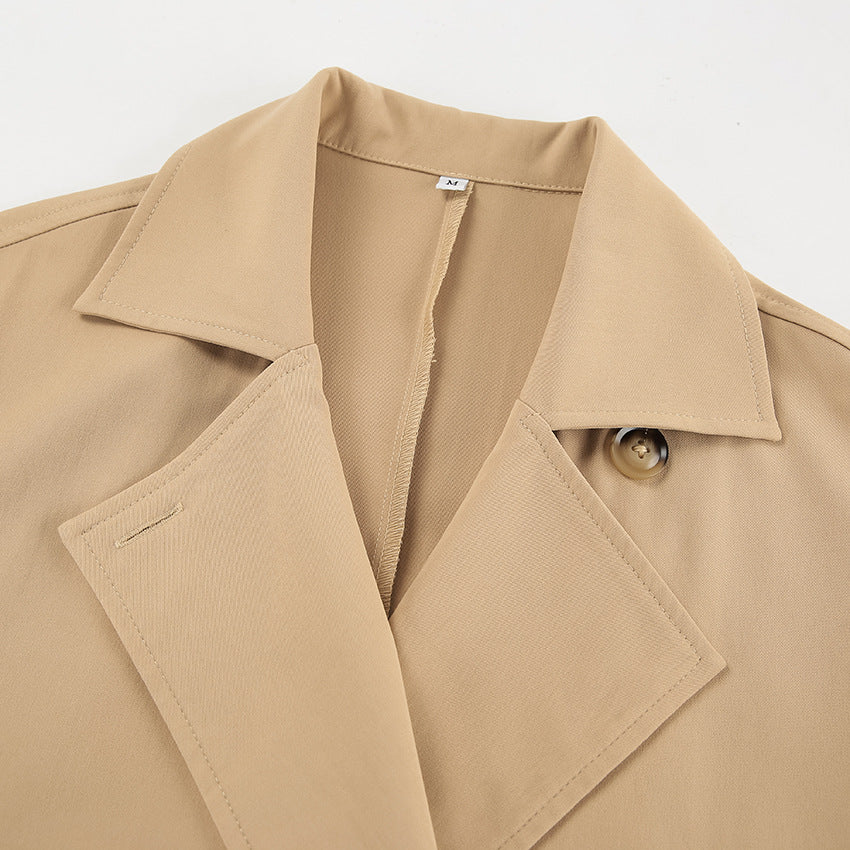 Dame elegant trenchcoat med dobbelt knapliste og moderne snit Stilla