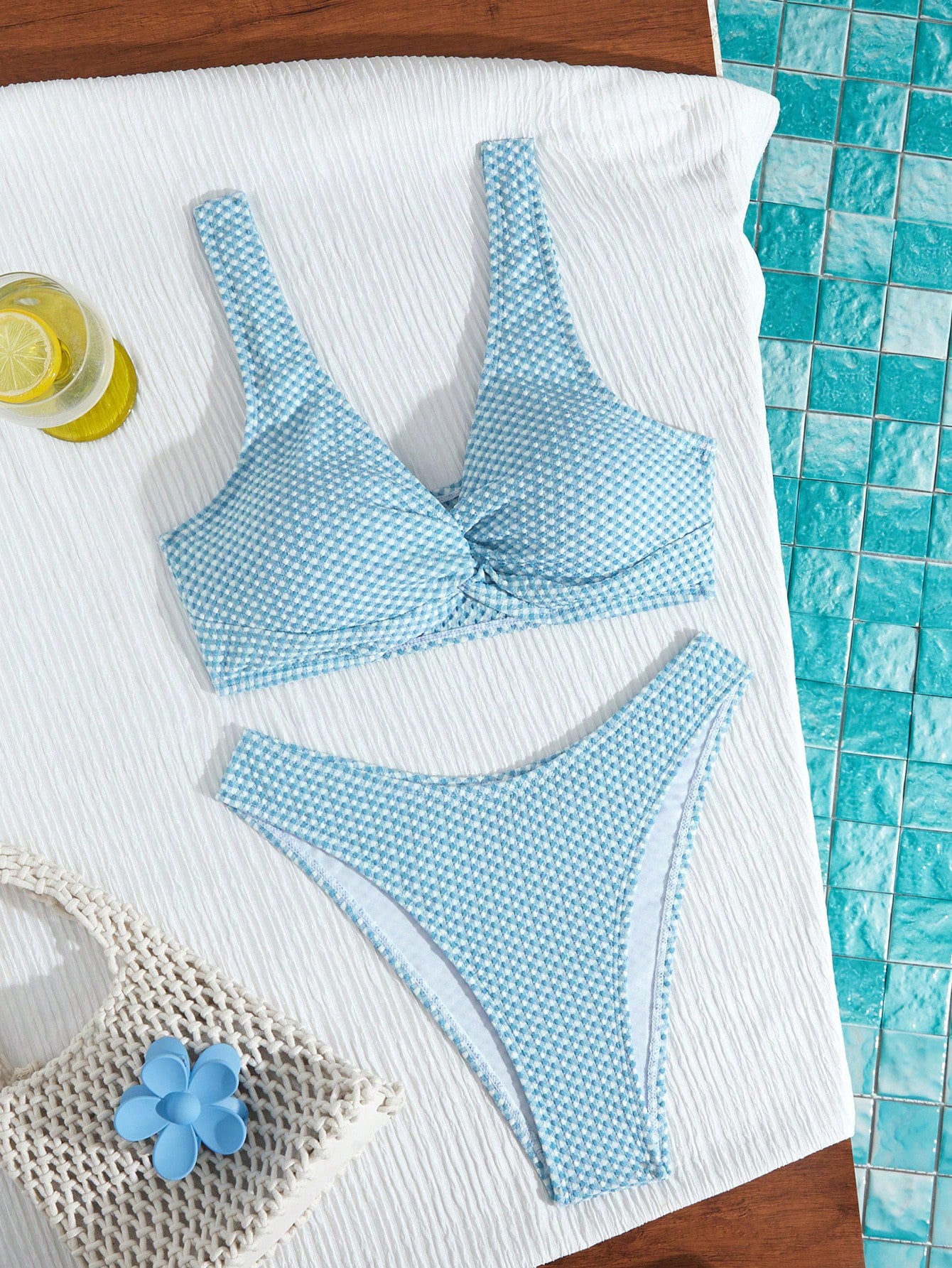 Dame bikini-sæt med kvalitets trusser og fashionable top Stilla