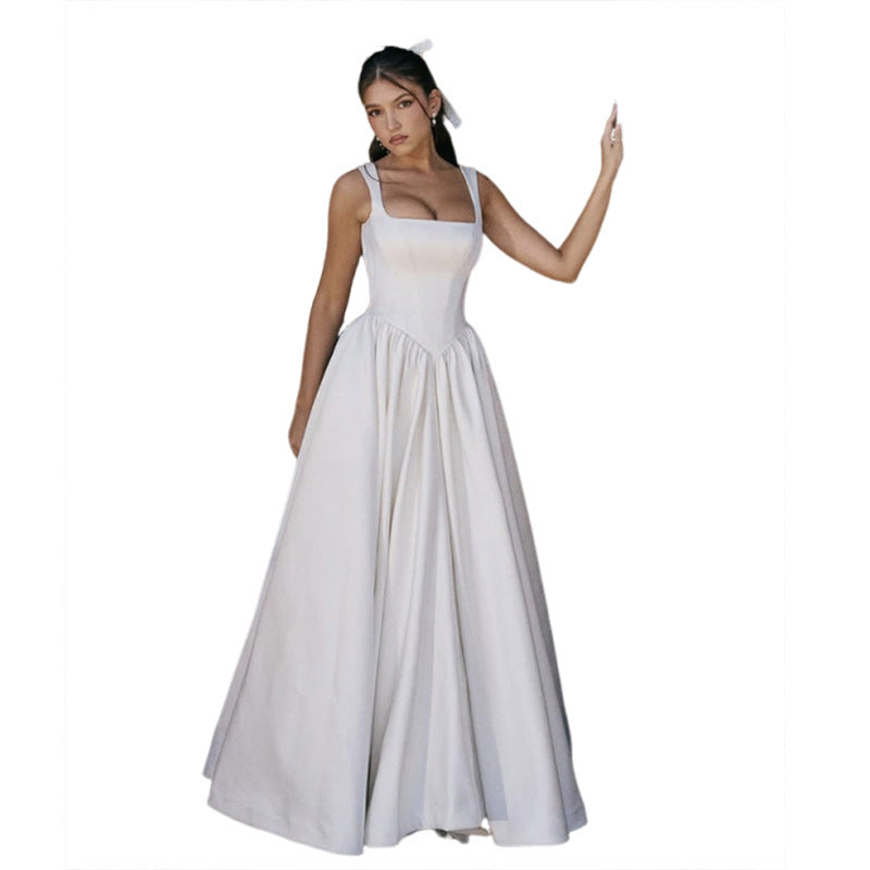 Dame Elegant brudekjole med draperet skørt og brede stropper Stilla