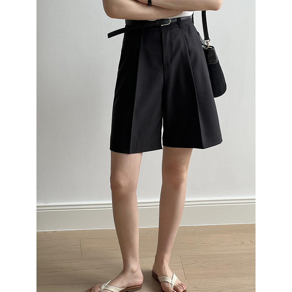 Dame casual shorts med fashionable folder og taljebælte Stilla
