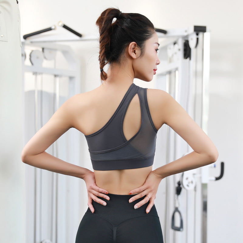 Dame Sport BH med asymmetrisk design og innovativt cut-out Stilla