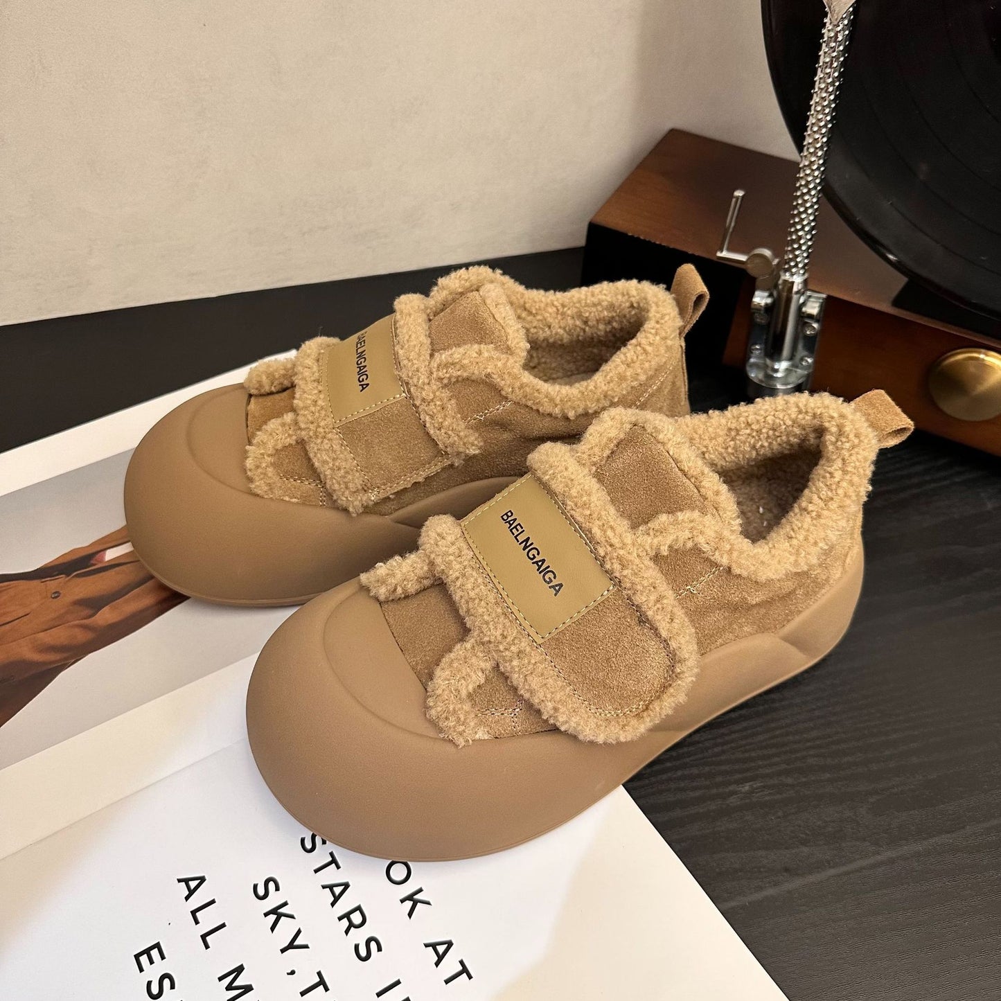 Dame Sneakers i komfortabelt fleece-design med velcro Stilla