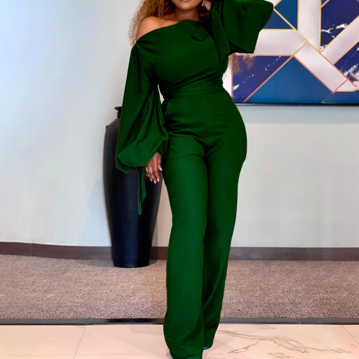 Dame elegant jumpsuit med asymmetrisk design og svajende ærmer Stilla