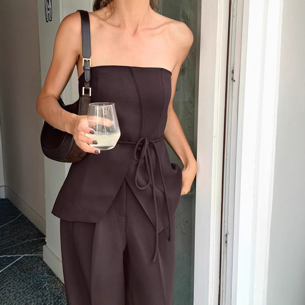 Dame To-delt Jumpsuit med tætsiddende shorts og elegant overdel Stilla