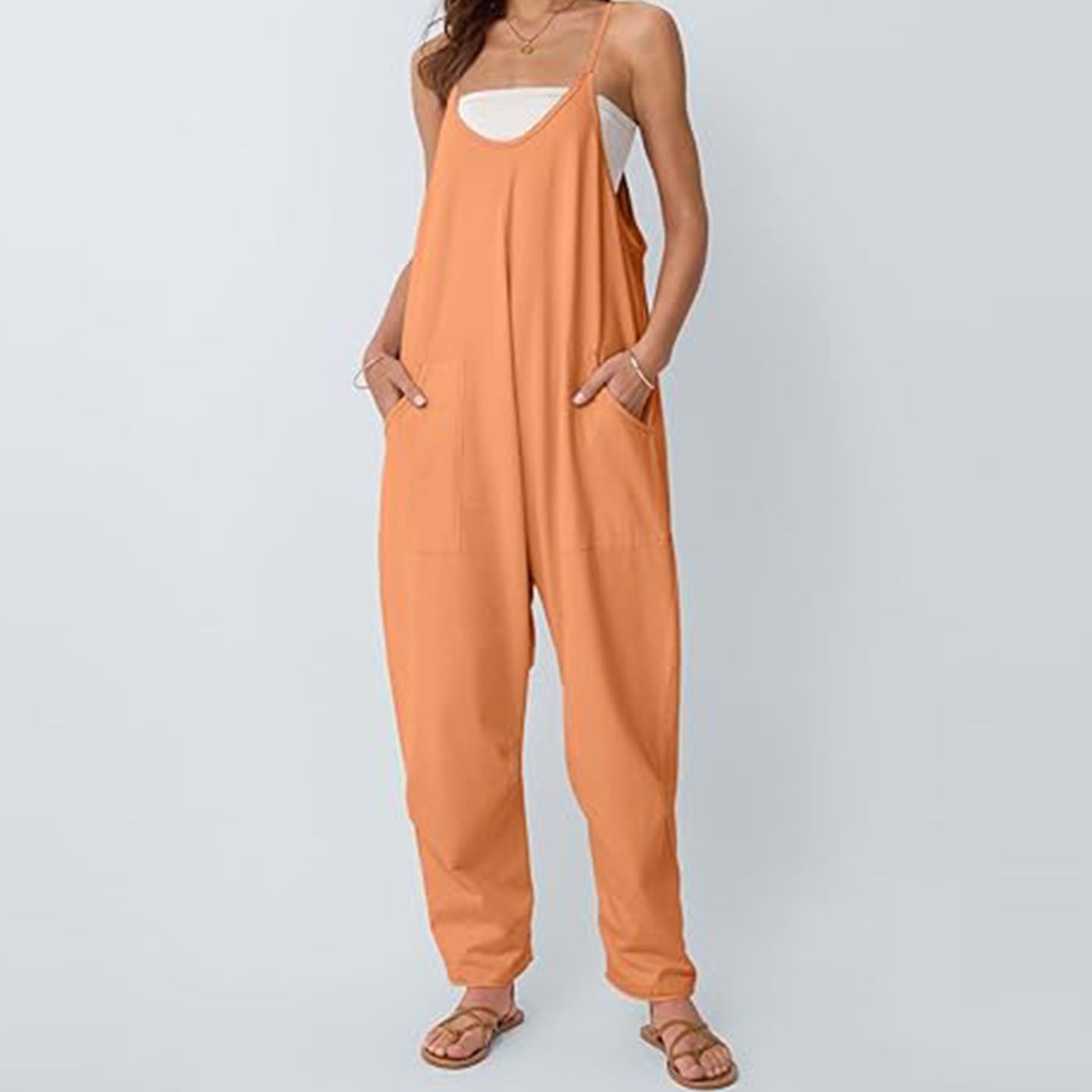 Dame afslappet jumpsuit med praktiske lommer og justerbare stropper Stilla