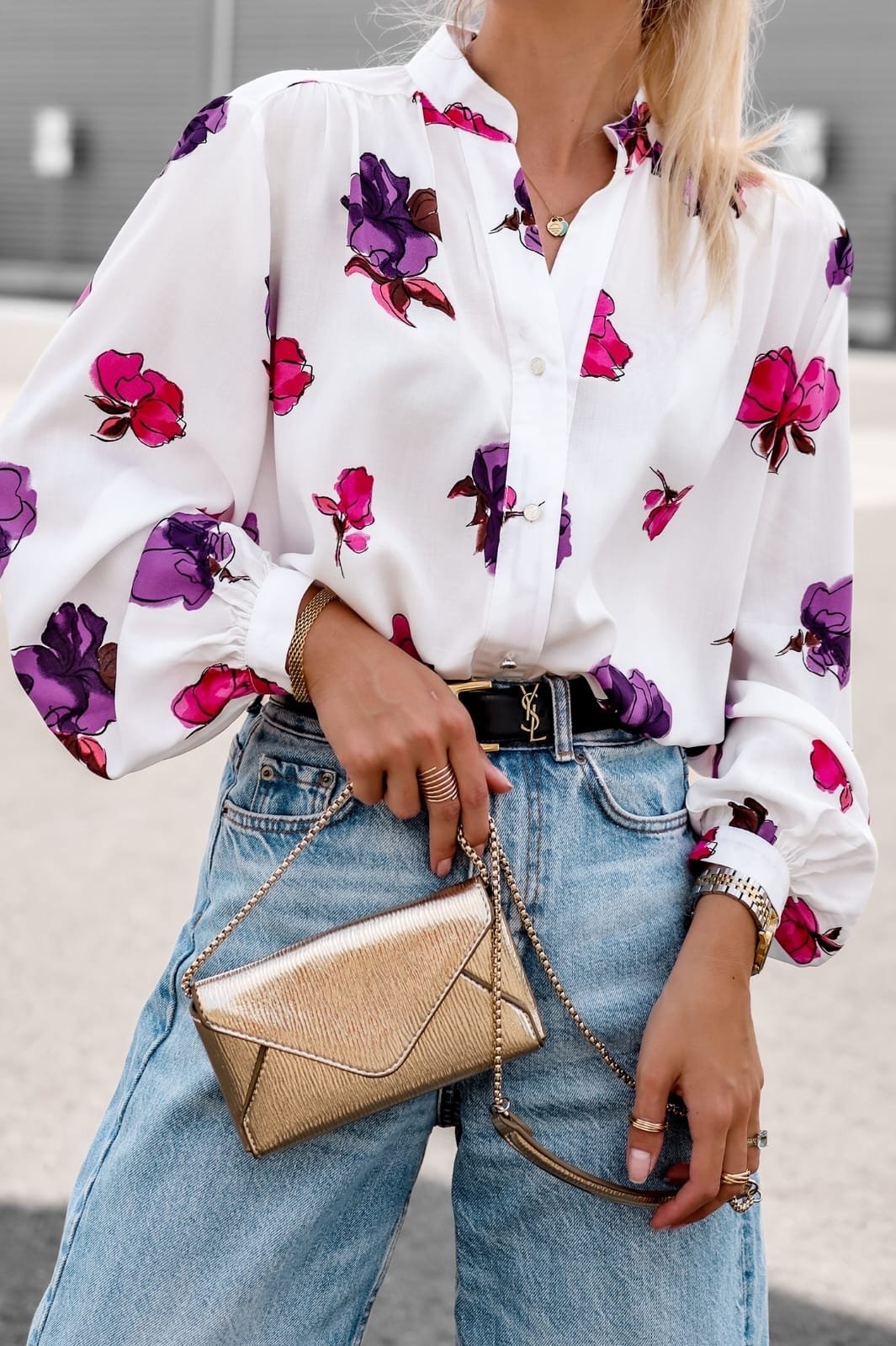 Dame elegant bluse med blomster mønster og legende flæser Stilla