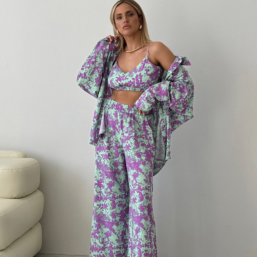 Dame afslappet sæt bestående af crop-top og løst skårne bluser med blomsterdesign Stilla