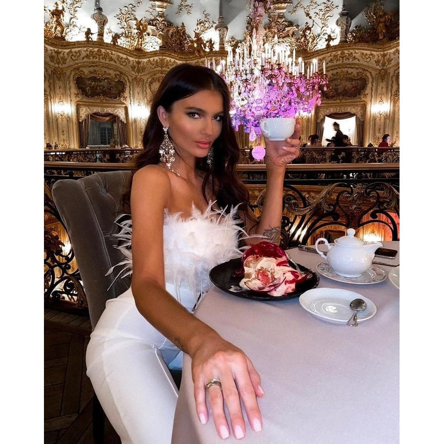 Dame Elegant Jumpsuit med Fjer og Taljemateriale Stilla
