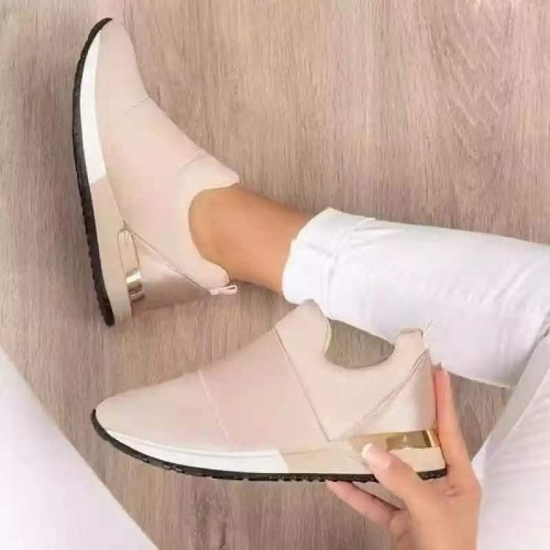 Dame sporty Slip-On Sneakers med elegant metallic-detalje Stilla