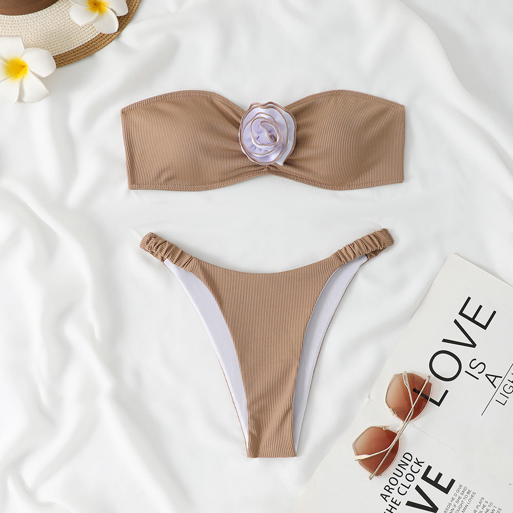 Dame bikini-sæt med blomsterprint indpakningsoverdel og figursyede underdele Stilla