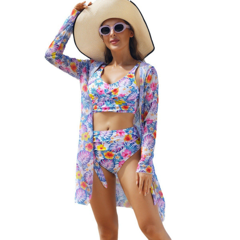 Damebadetøj i sporty crop-top-stil med elegant cover-up Stilla
