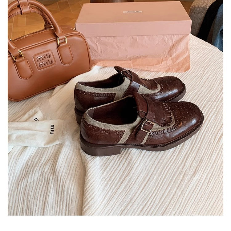 Dame mode Loafers med elegante spænder og individuelle prægninger Stilla