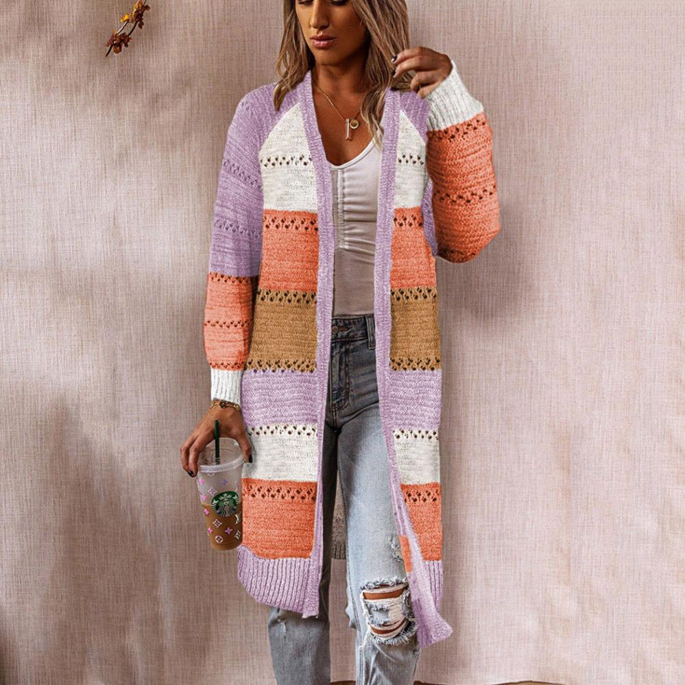 Dame strikket cardigan i retro patchwork stil med lange ærmer og åben front Stilla