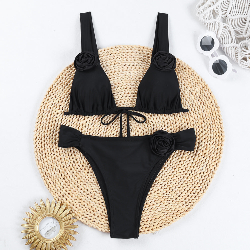 Dame bikini-sæt med flydende design og blomsterakcent Stilla