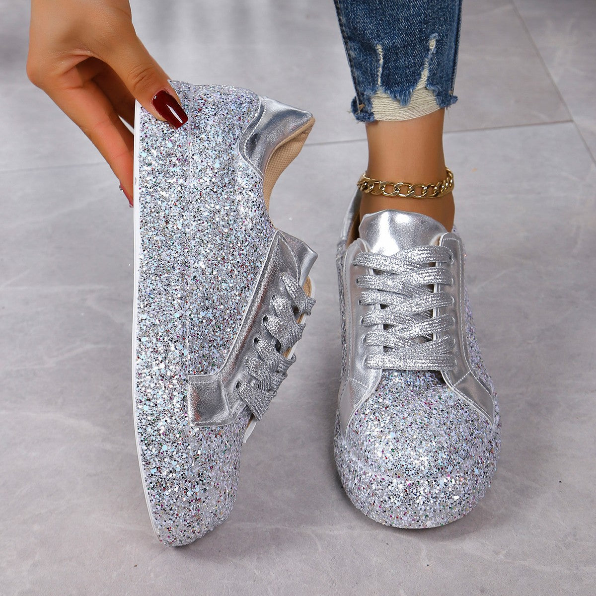 Damer Glitrende Sneakers med sporty design og skridsikker sål Stilla