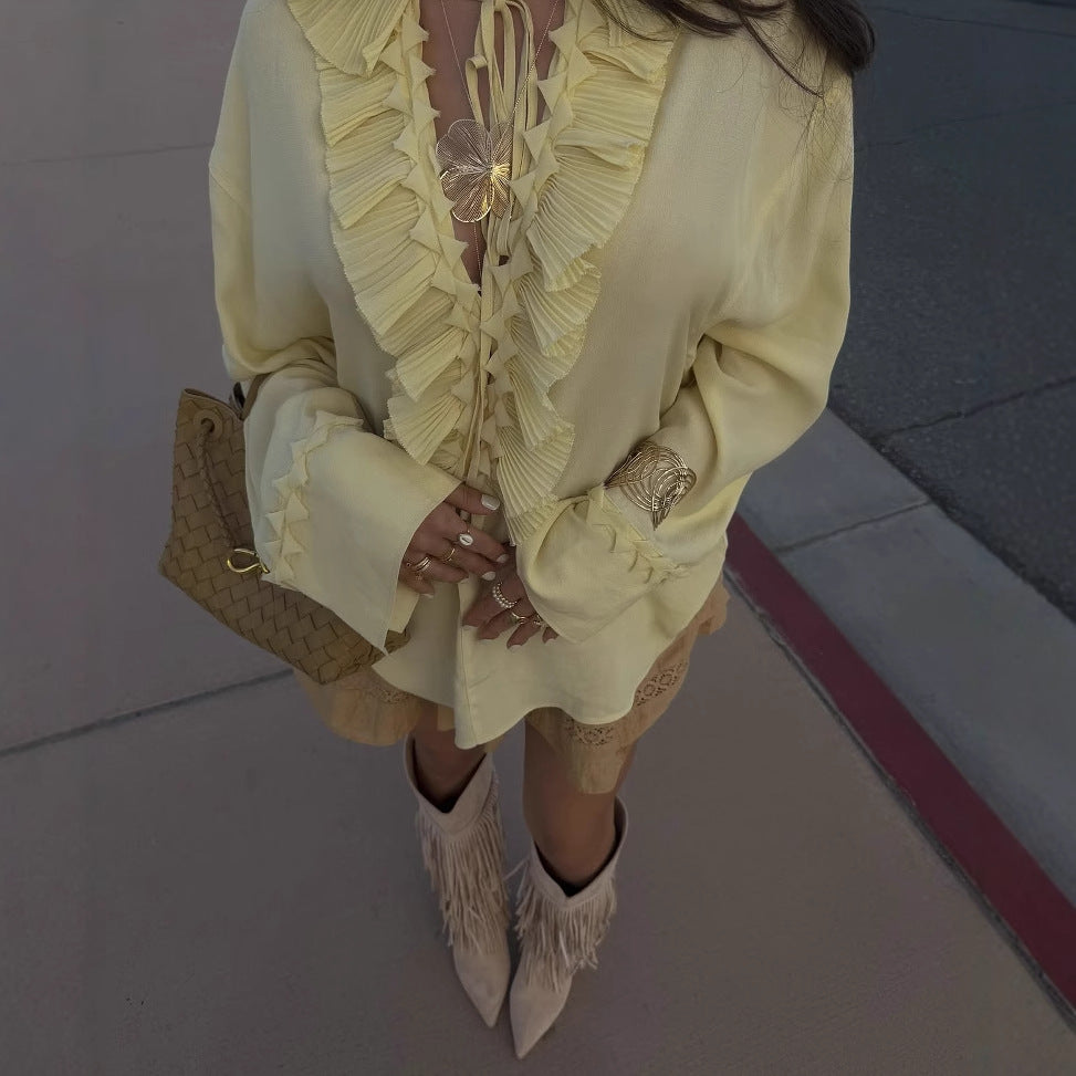 Dame afslappet bluse med raffinerede flæser og lange ærmer Stilla