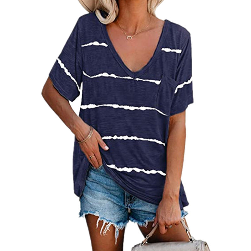 Dame V-hals T-shirt med fashionable stribemønster og brystlomme Stilla