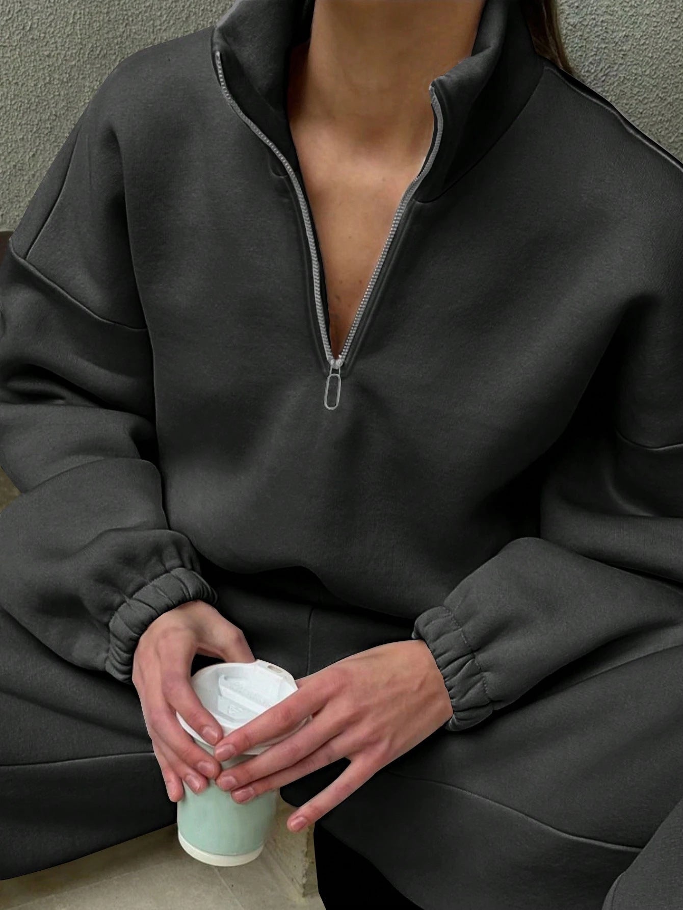 Dame afslappet og moderne sweatshirt med kort ståkrave og lynlås Stilla