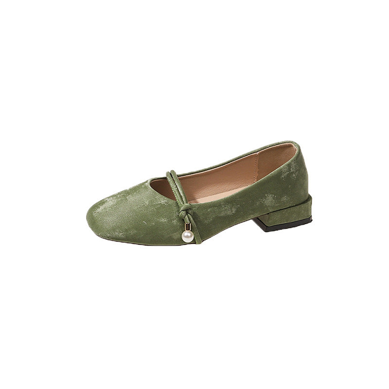 Dame charm-dekorerede spidse ballerinaer med lav blokhælhæl Stilla
