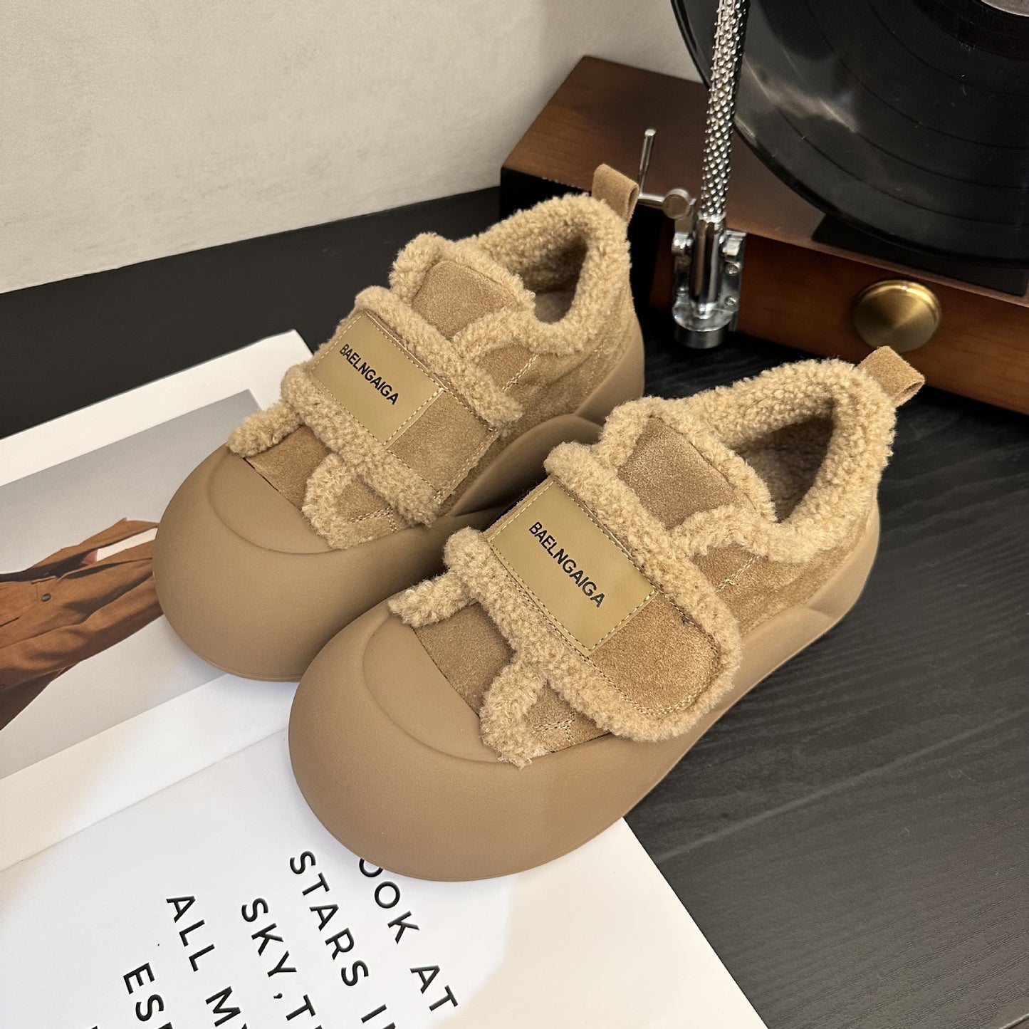 Dame Sneakers i komfortabelt fleece-design med velcro Stilla