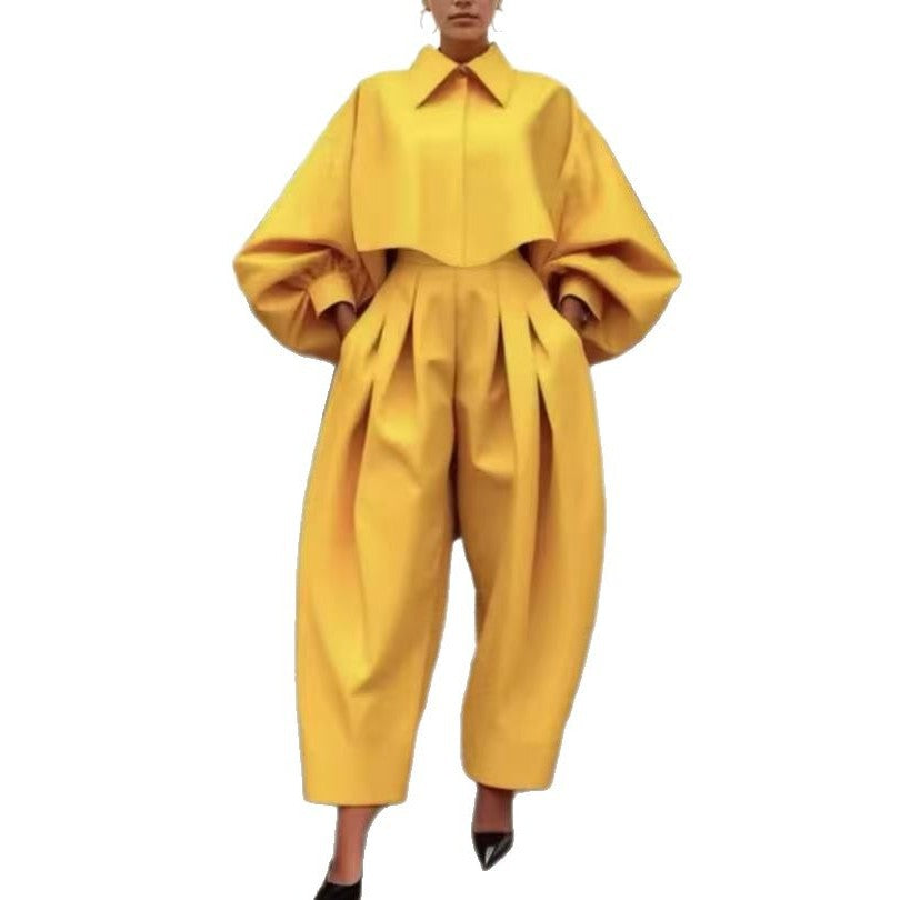 Dame Mode Jumpsuit med skulderpuder og plissé-design Stilla