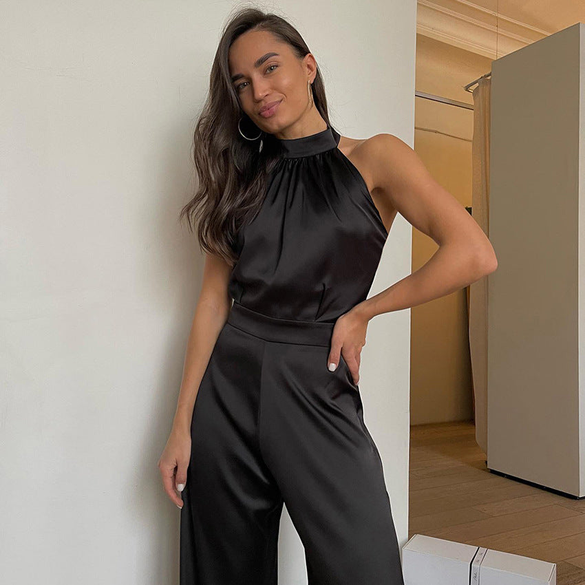 Dame Elegant Jumpsuit med svingende, højtstående design og luksuriøs satin-finish Stilla