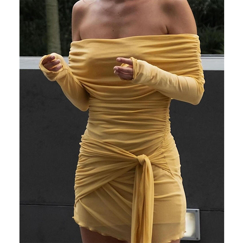 Dame Off-Shoulder Mini-Kjole med raffineret indpakningsbund og kropsnær pasform Stilla