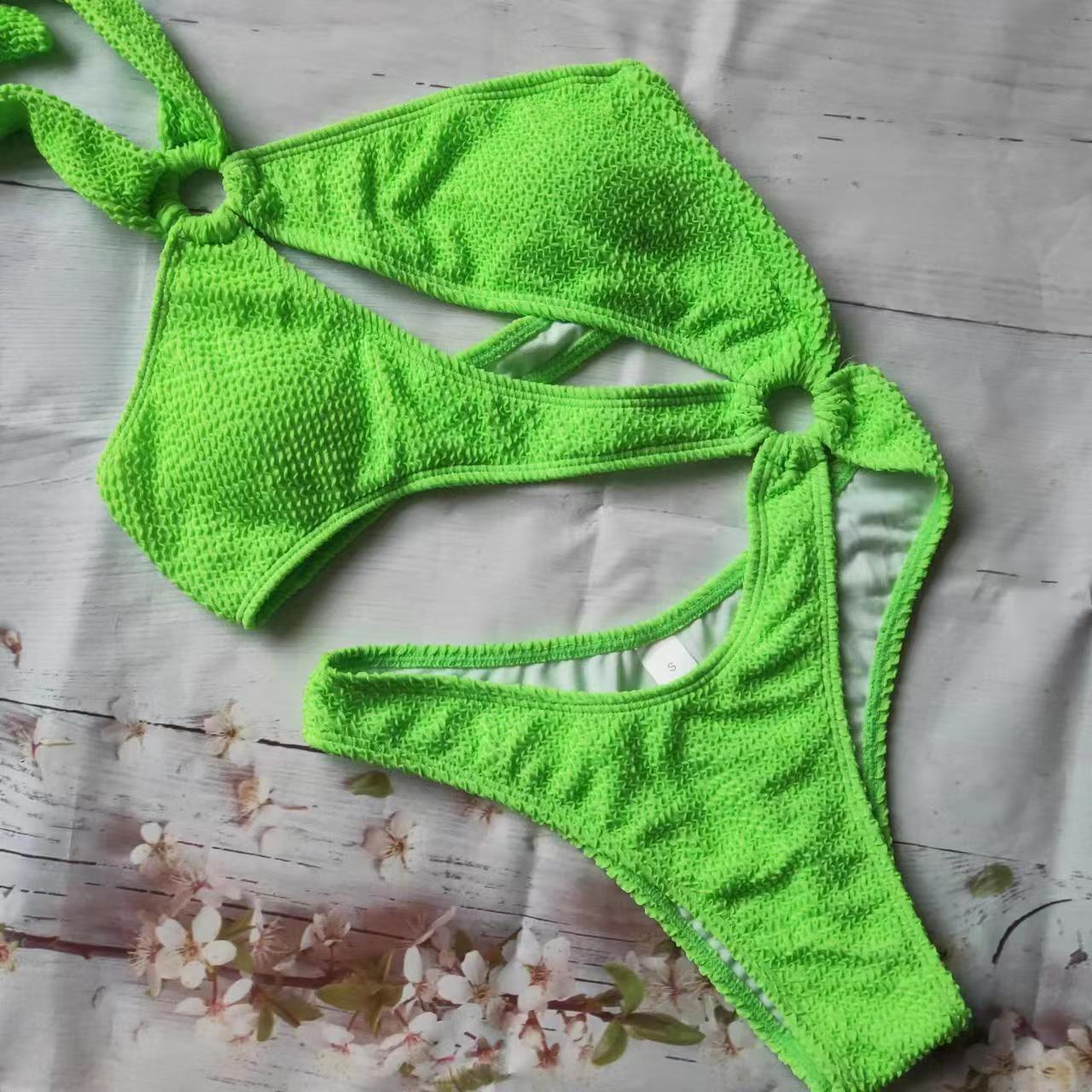 Damebikinier med unikt indpakningsdesign og fashionable ringdetaljer Stilla
