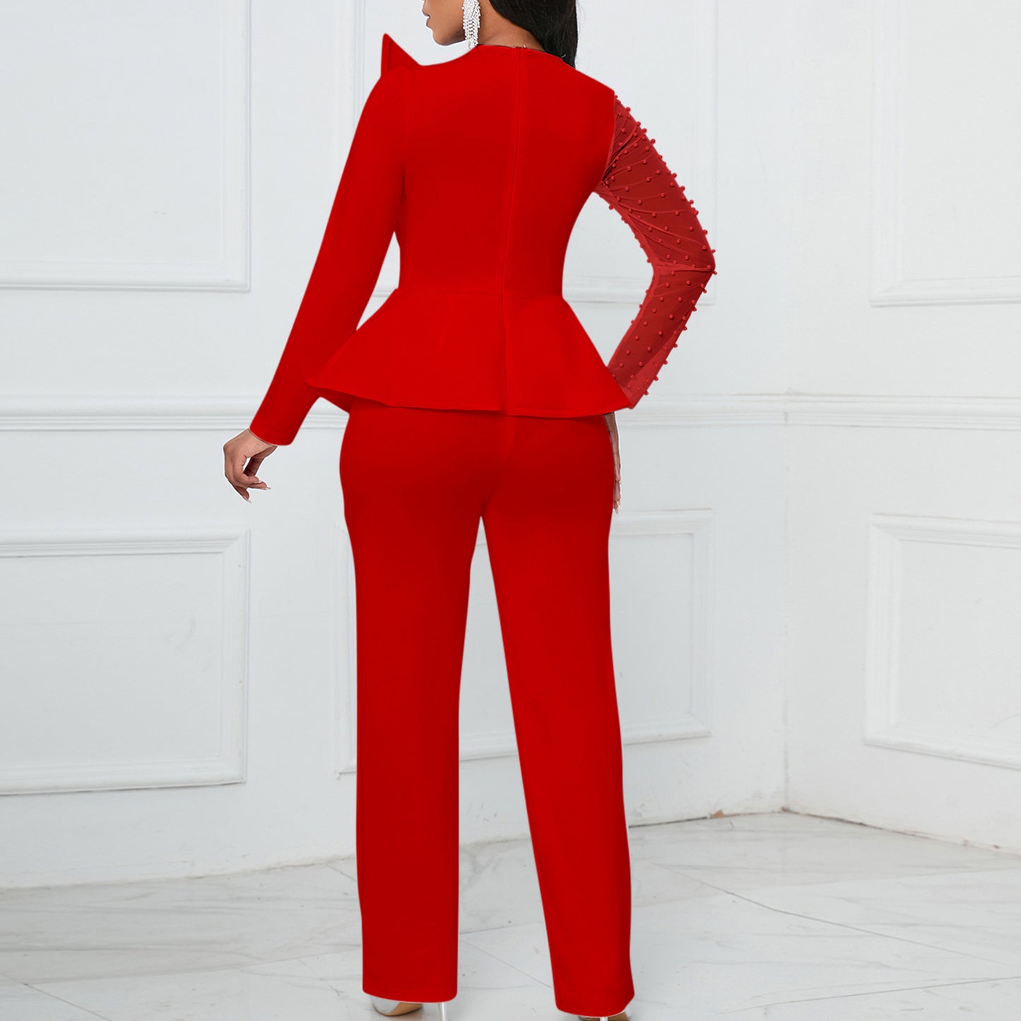 Dame Elegant Jumpsuit med asymmetrisk design og voluminøs peplum Stilla