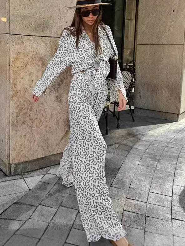 Dame jumpsuit med elegant leopardmønster og tætsiddende bælte Stilla
