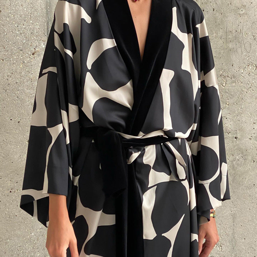 Dame Kimono-kjoler med elegant design og dyb slids Stilla