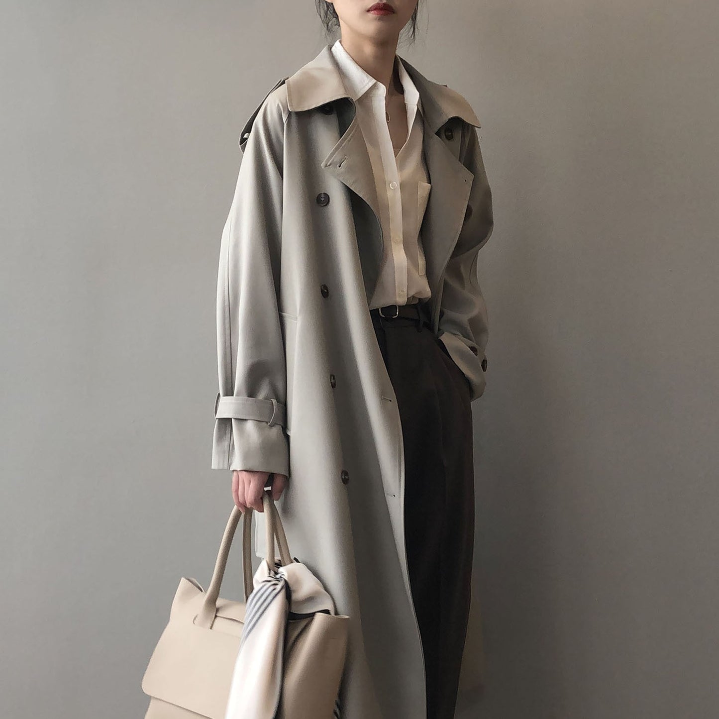 Stilla | Moderne Trenchcoat Med Dobbelt Knapliste Til Damer