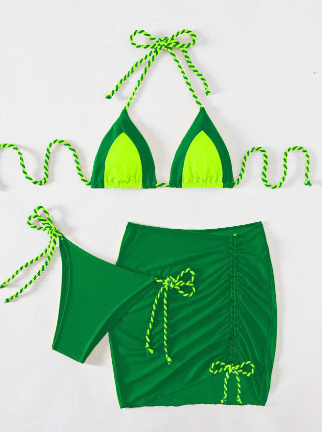 Dame bikini-sæt med justerbar triangel-top og raffineret nederdel Stilla