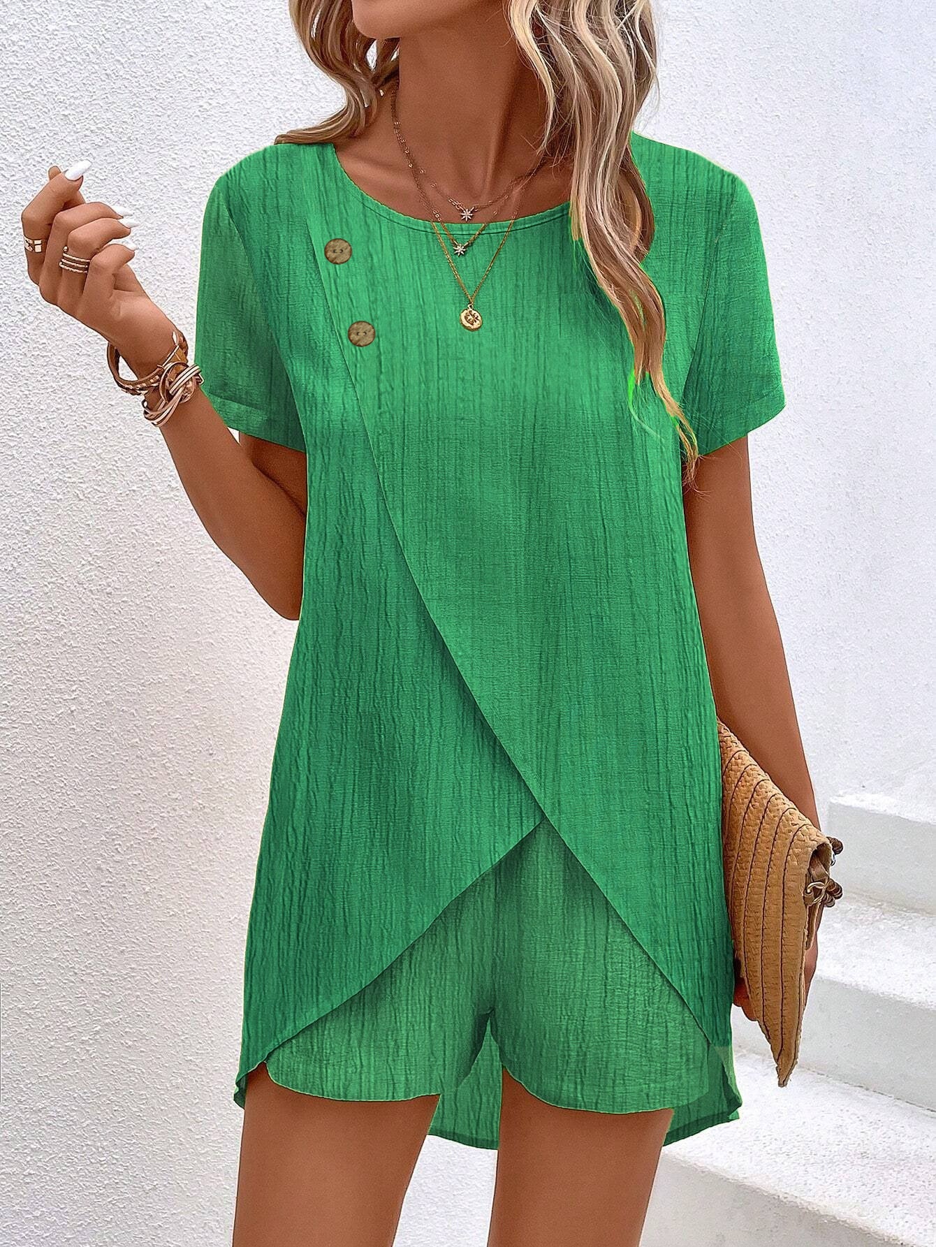 Damer elegant kort jumpsuit med fashionabelt omslag-design Stilla