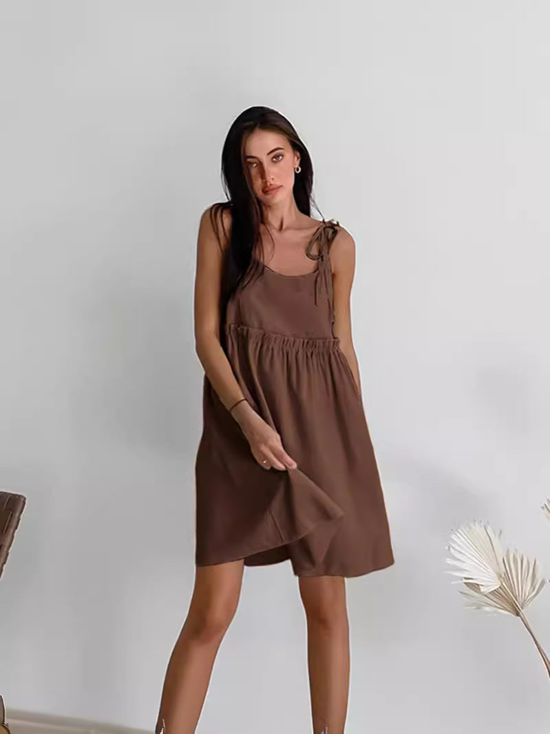 Dame Casual Halterneck Kjole med luftig Silhuet og Bindebånd Stilla