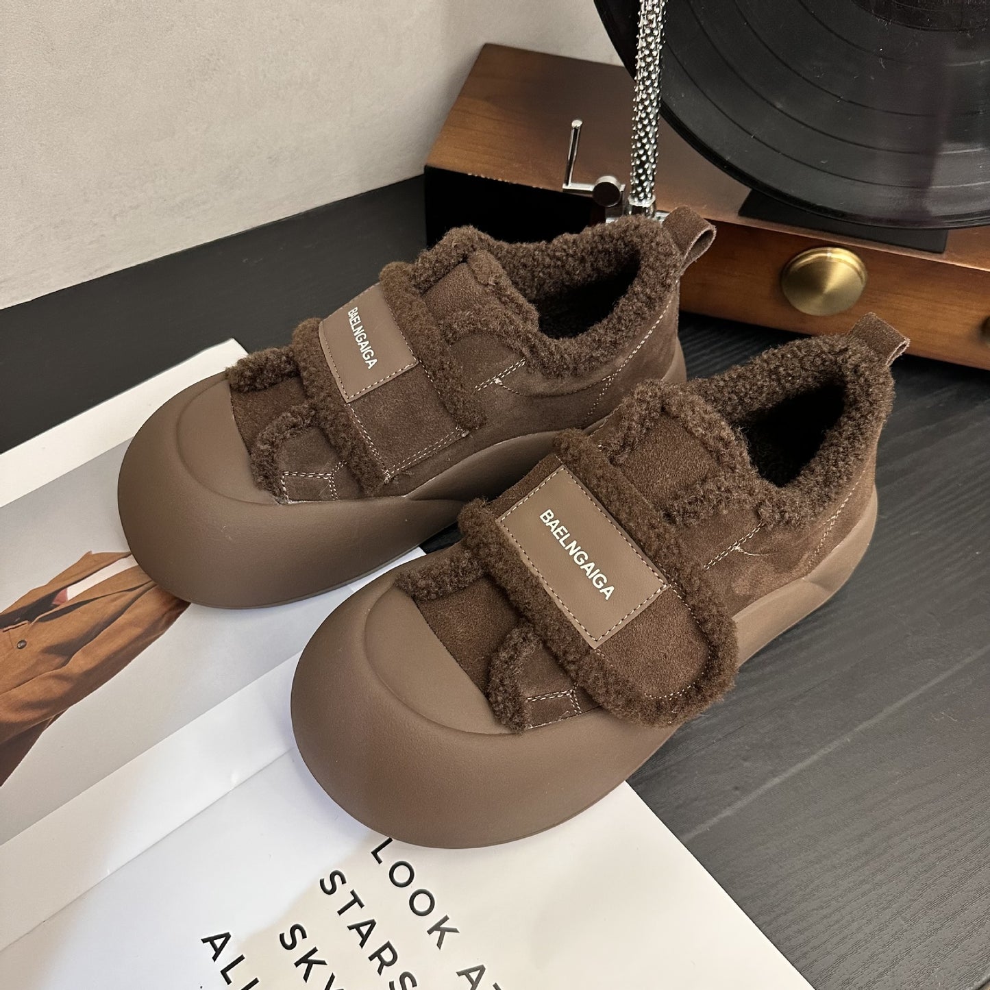 Dame Sneakers i komfortabelt fleece-design med velcro Stilla