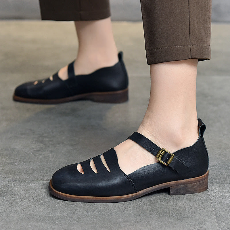 Dame elegante læder-sandaler med spænde Lukning og gennemtrængende design Stilla