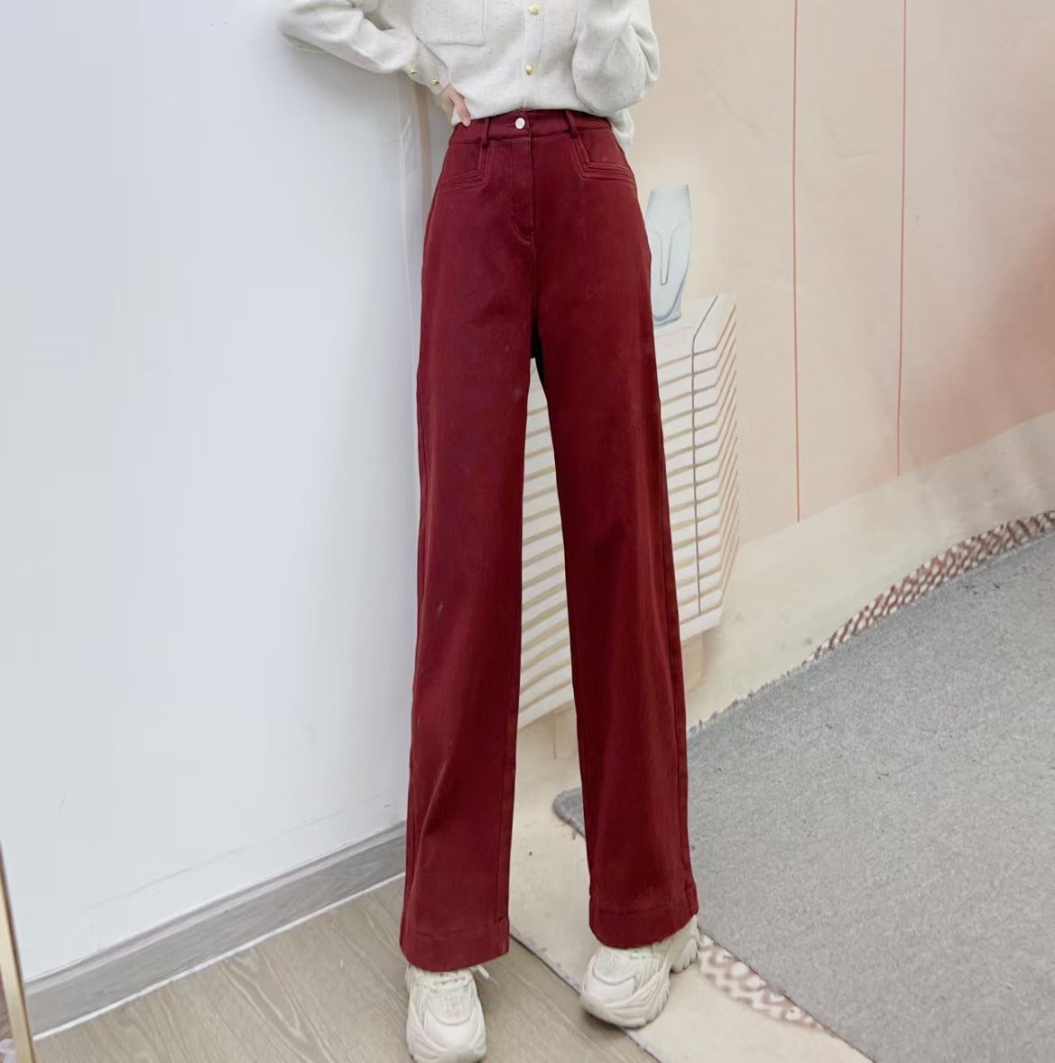 Dame Vidde Højtaljede Jeans med elegante Plisseringer og moderne Snit Stilla