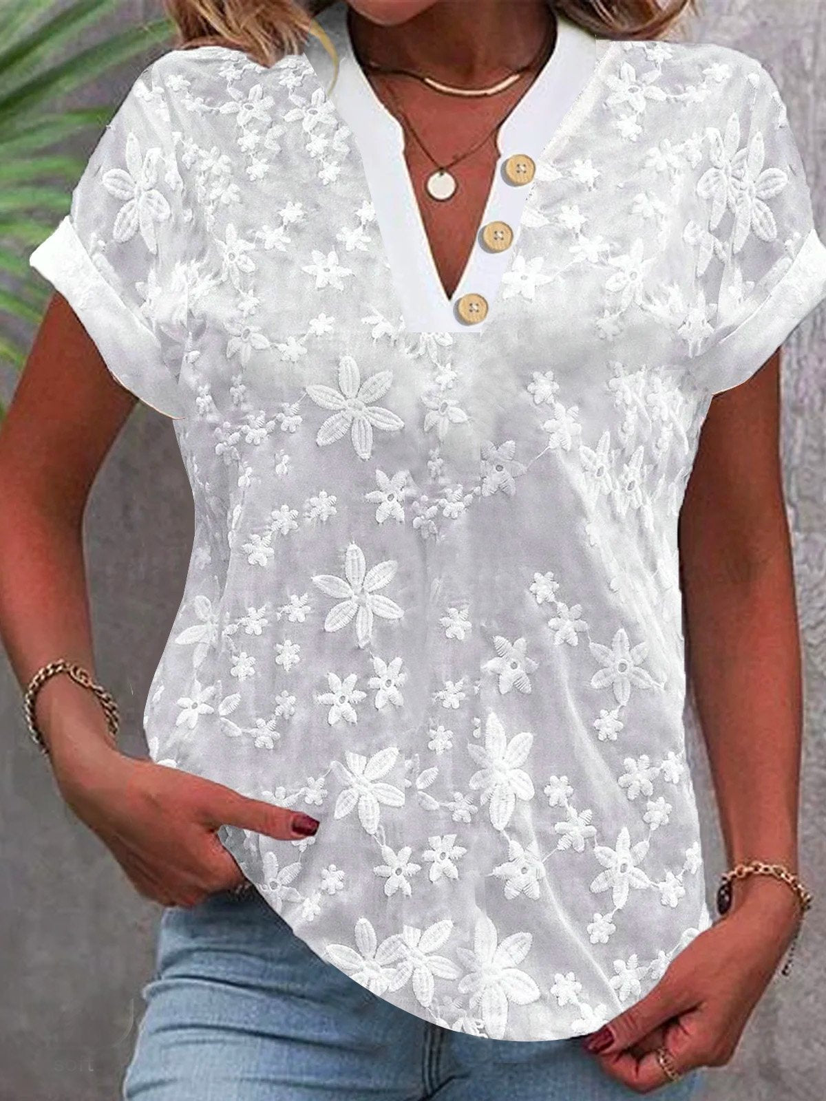 Dame elegant bluse med floralt broderidesign Stilla