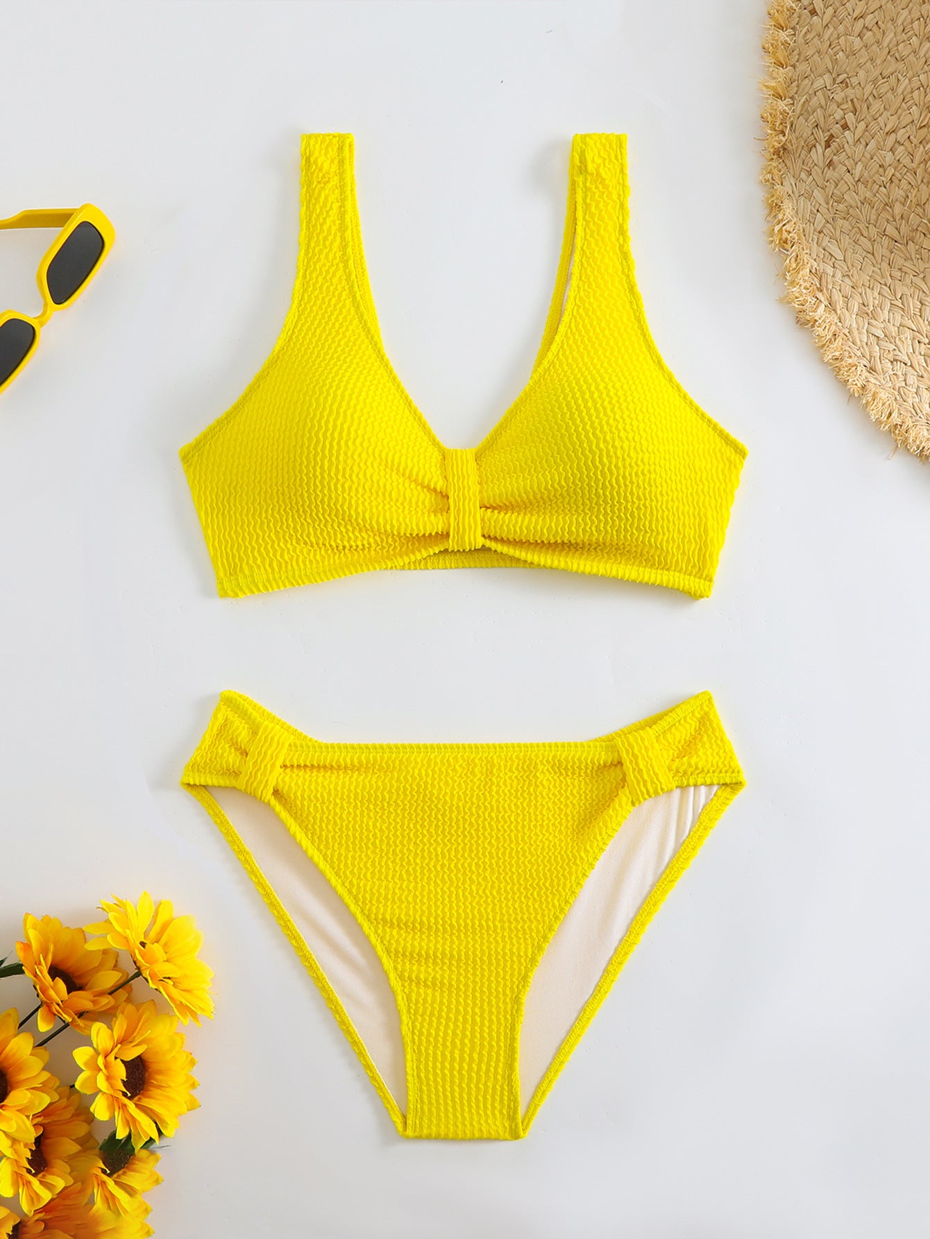 Dame bikini-sæt med smart knude-detail og høj skæring Stilla