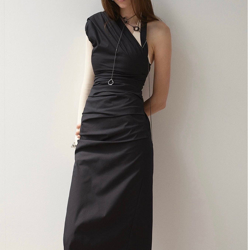 Dame elegant etuikjole med asymmetrisk overdel og figursyet snit Stilla