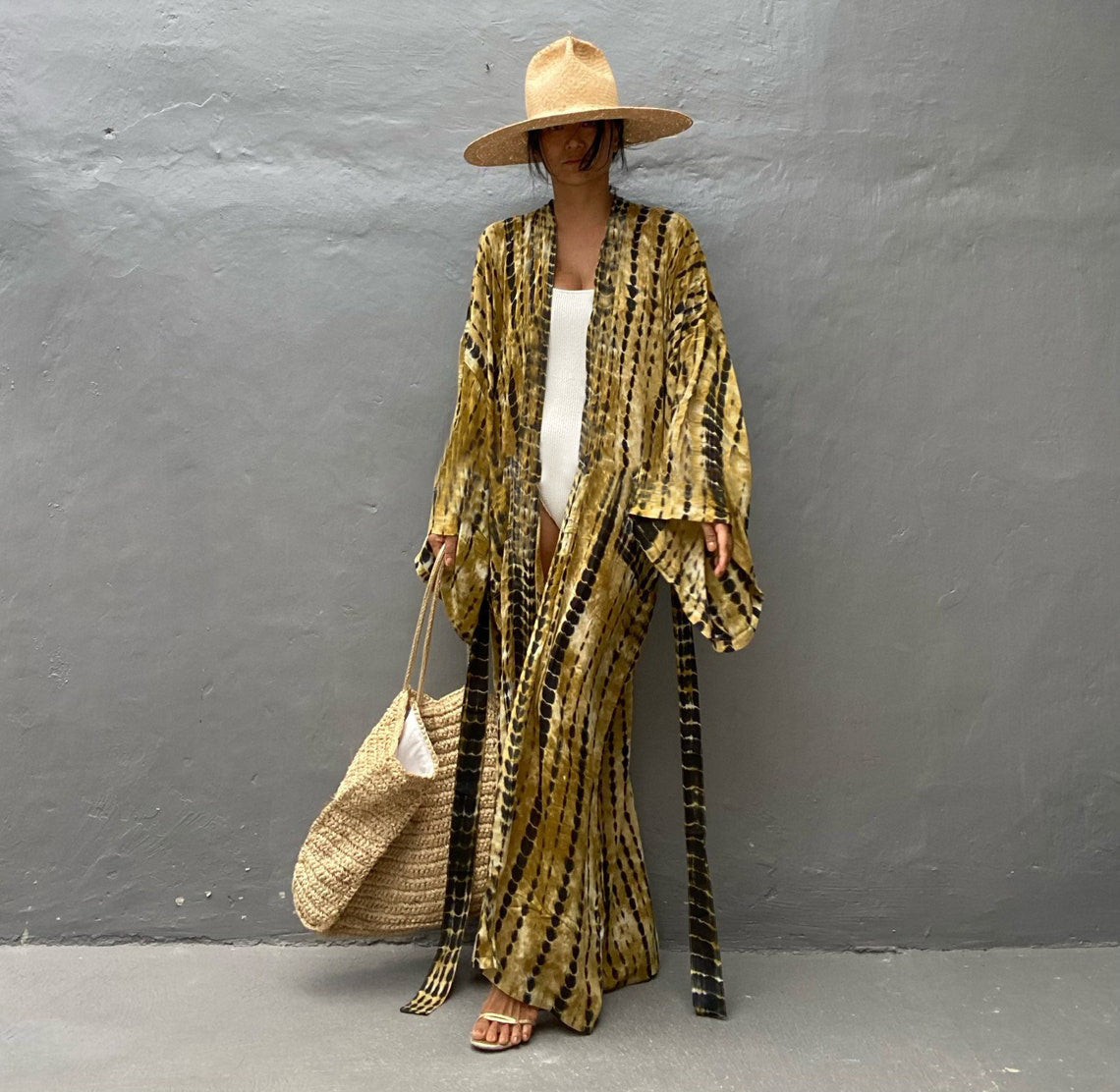 Dame elegant kaftan med legende batikmønster Stilla