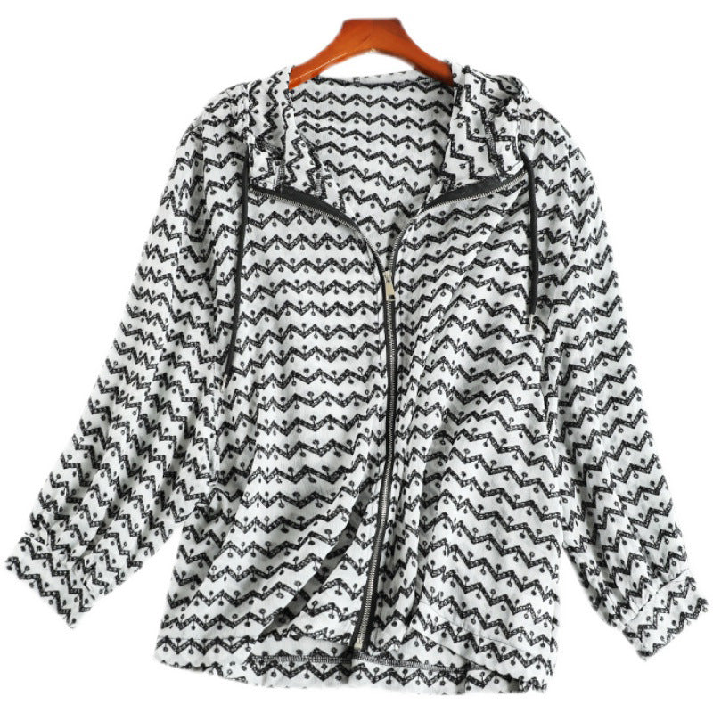 Dame afslappet hættetrøje med geometrisk mønster og løs pasform Stilla