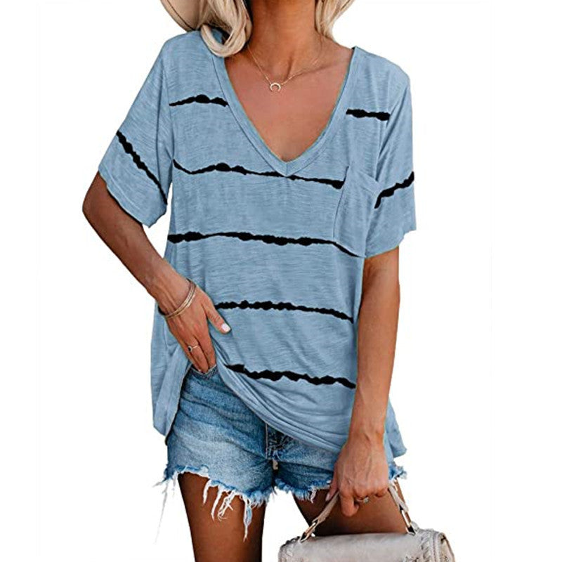 Dame V-hals T-shirt med fashionable stribemønster og brystlomme Stilla