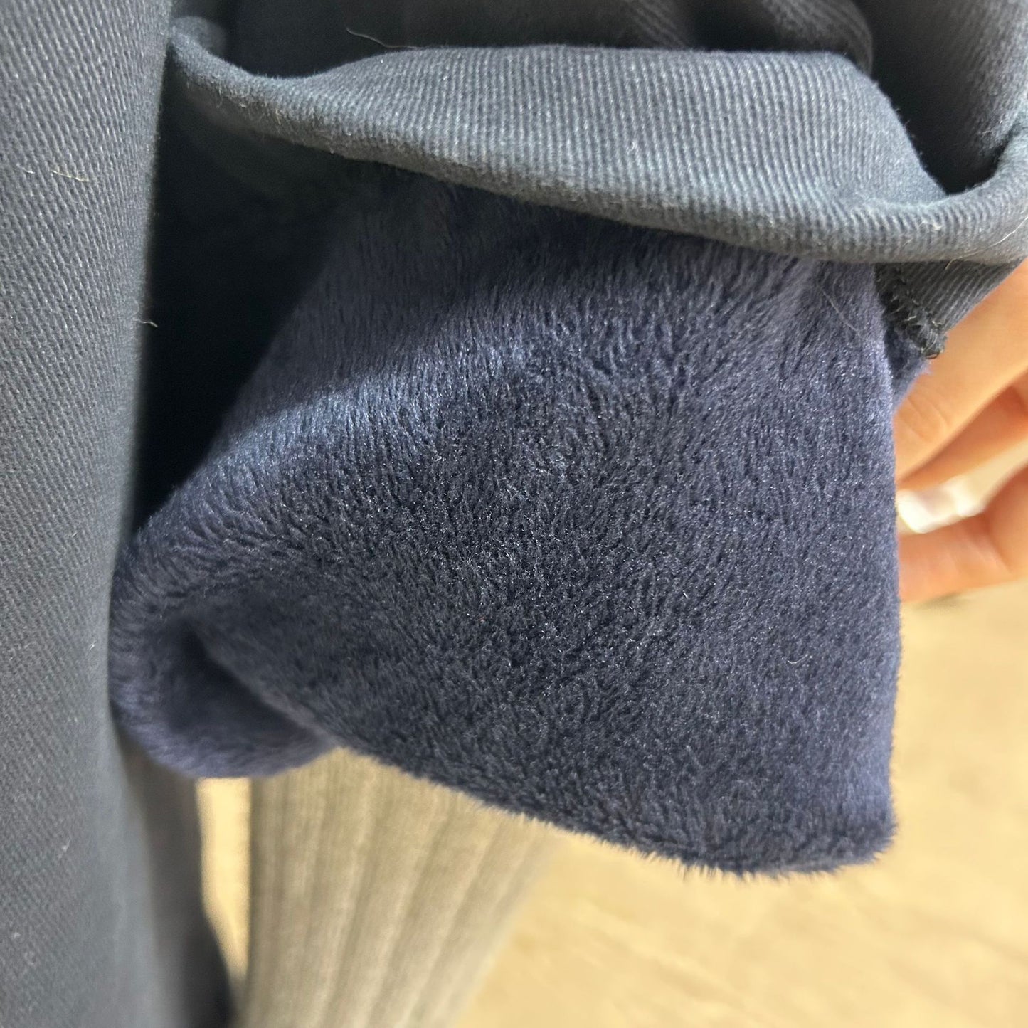 Dame Vidde Højtaljede Jeans med elegante Plisseringer og moderne Snit Stilla
