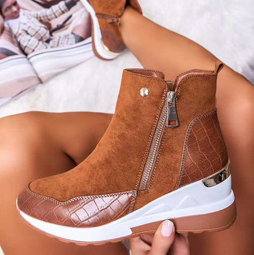 Dame Wedge-Ankelstøvler med stilfuld lynlås og elegant krokodilleskindsdesign Stilla
