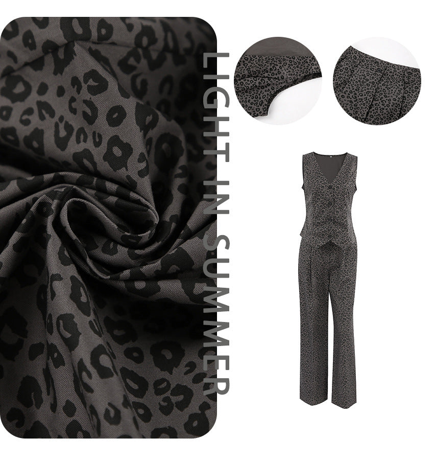 Dame jumpsuit i trendy leopard-design med brede ben og praktisk snit Stilla